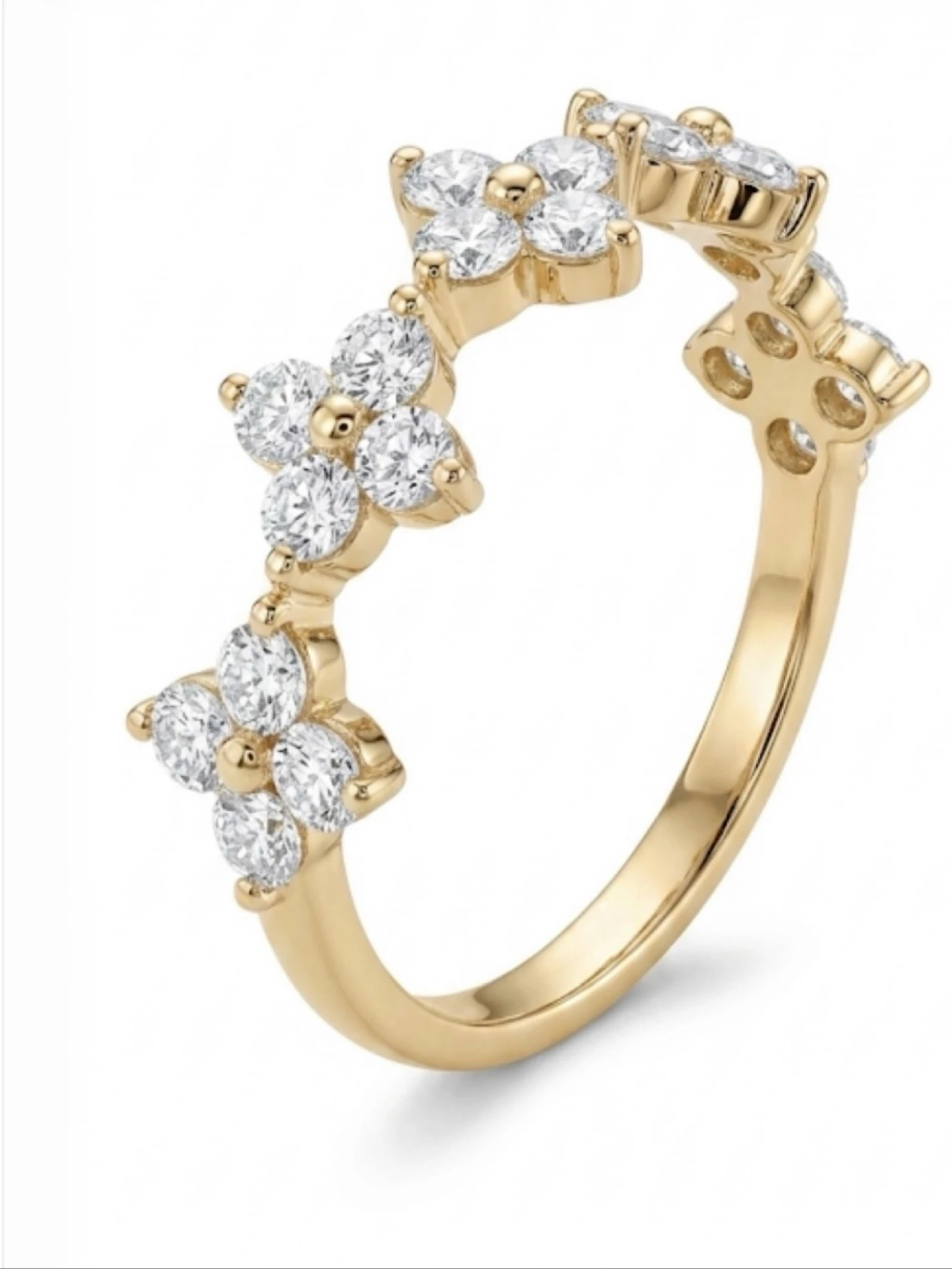 Bague dorée motifs trèfle